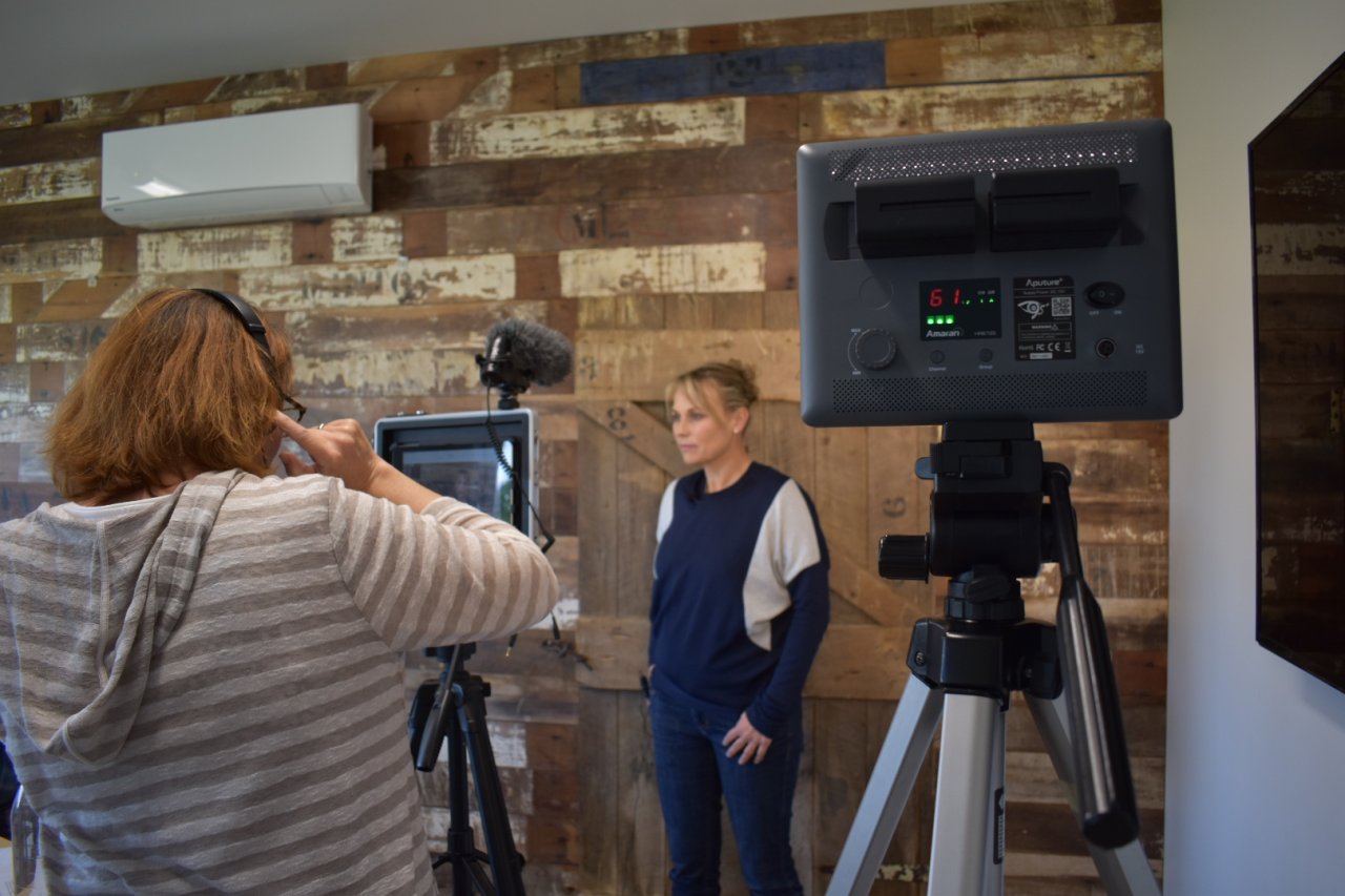 Pipi Learning Team Filming On-site interview.